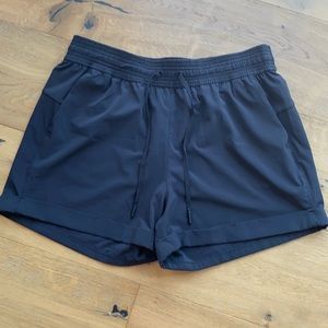 Women’s Lululemon “Spring Break Away” short